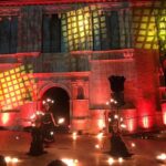 Iluminación de fachadas y sincronismo de sonido